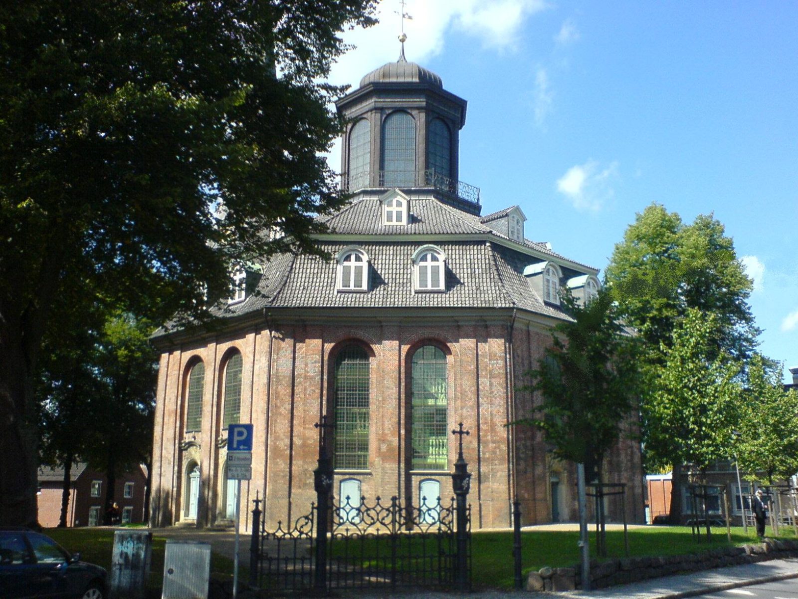 Rellinger Kirche – Immobilienmakler Rellingen